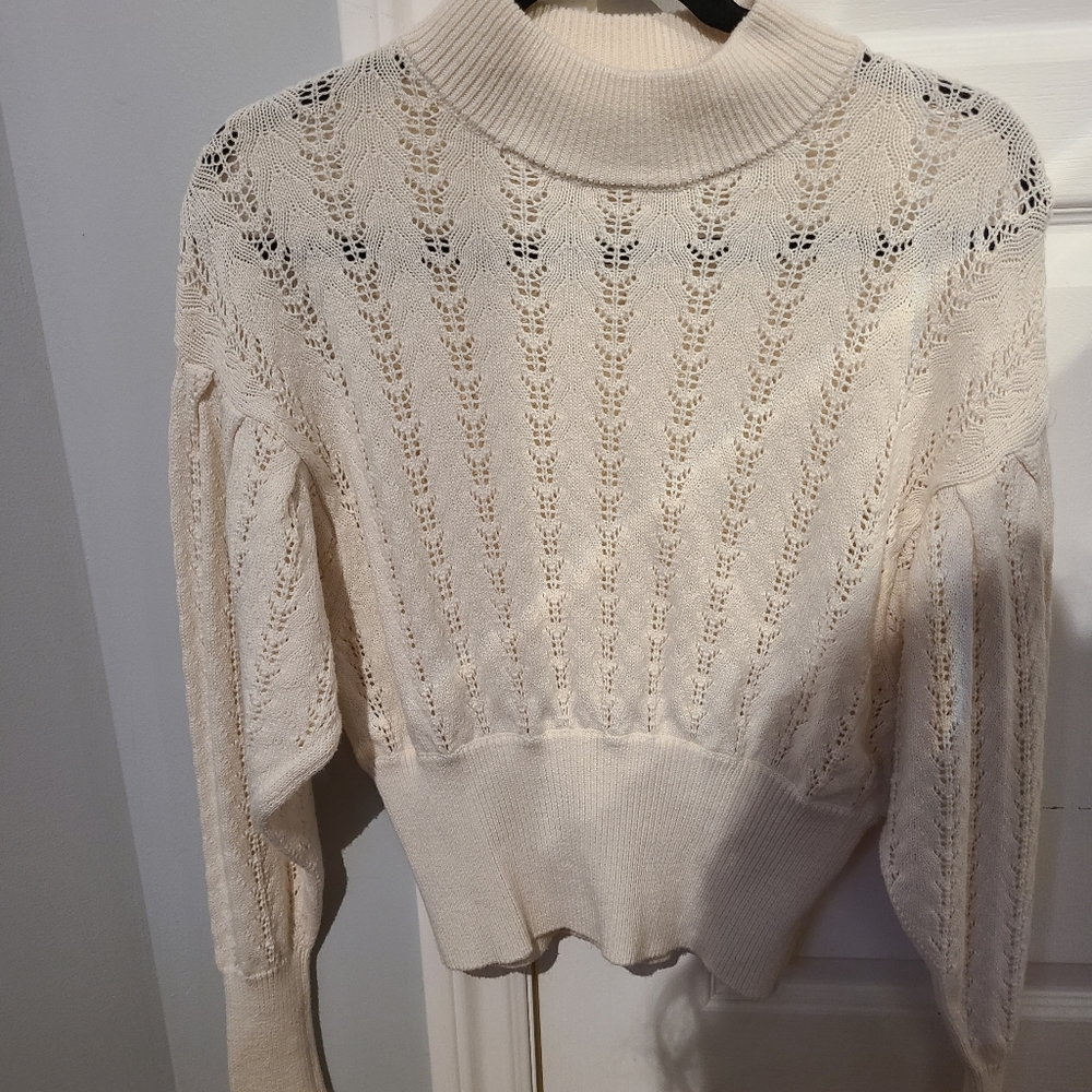 Aritzia sweater in cream